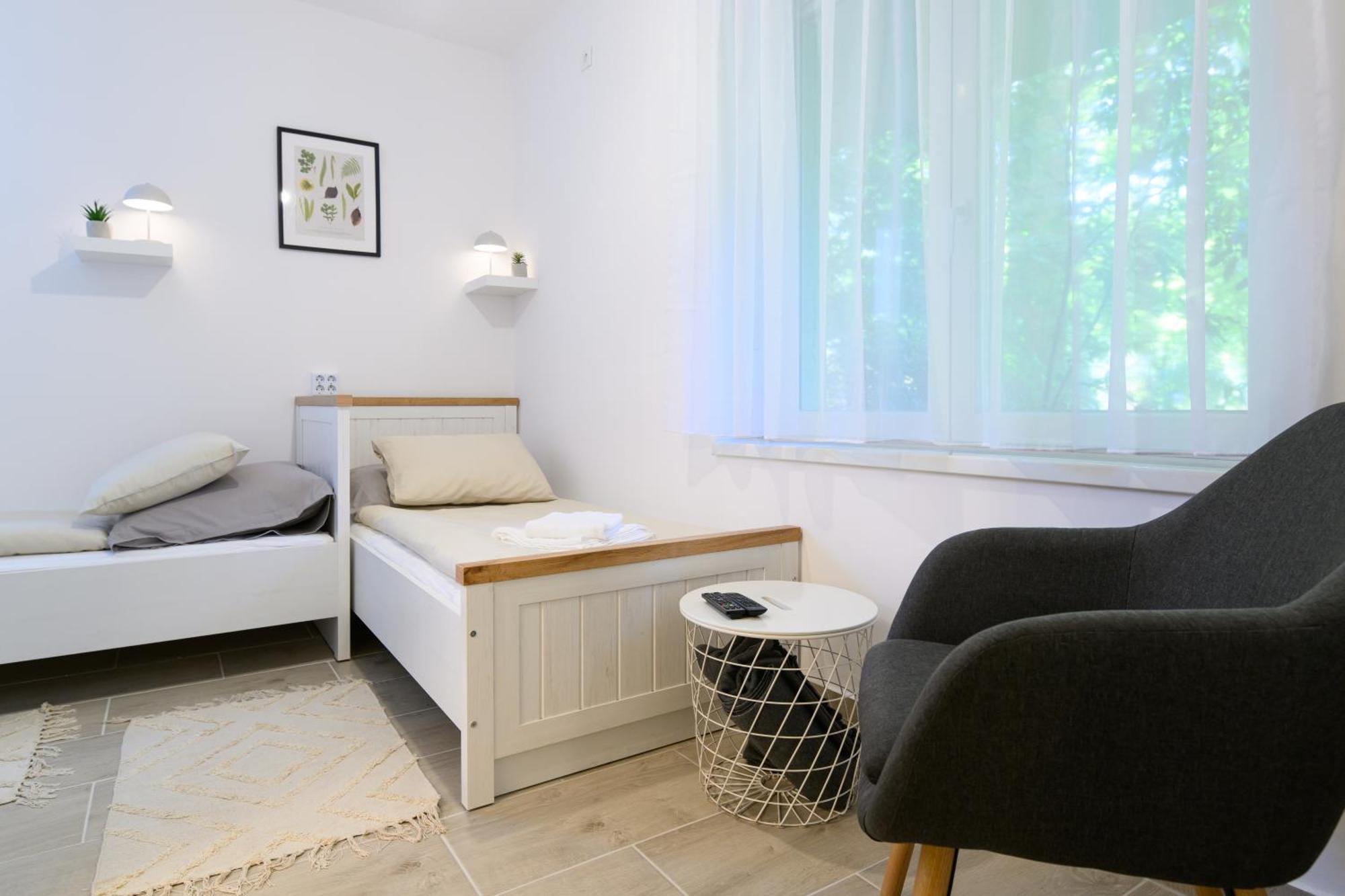 Zentrea Apartman Eger Exterior foto